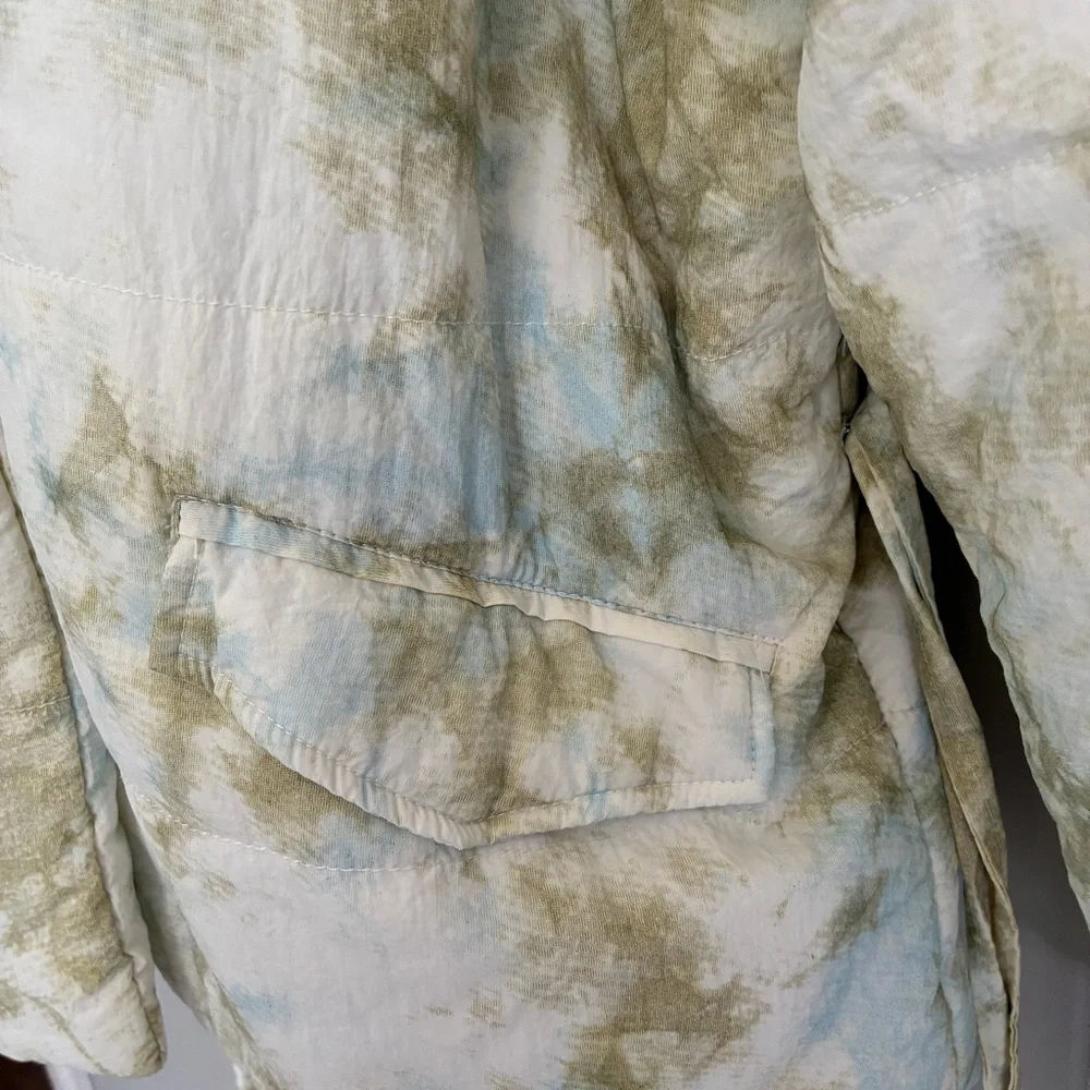 Blank NYC Perfect Day Marble-Print Puffer Jacket in Light Green and Cream Size S